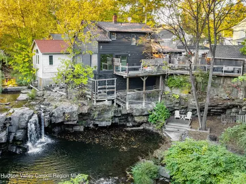 8 Tannery Brook Rd, Woodstock, NY 12498