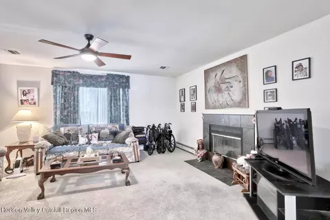 4 Cameron Pl, Wallkill, NY 12589 photo 9