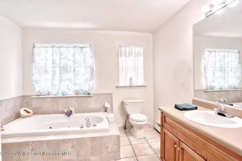 4 Cameron Pl, Wallkill, NY 12589 photo 16