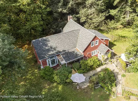 65 Feltner Rd, Stockport, NY 12173