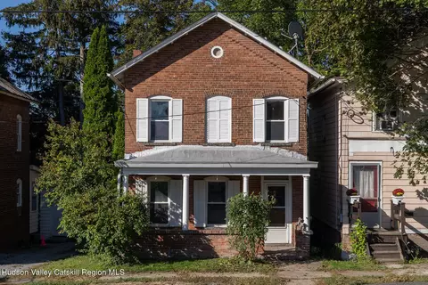 71 New St, Catskill, NY 12414