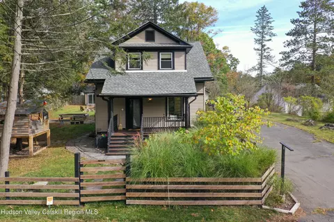 86 Rock City Rd, Woodstock, NY 12498