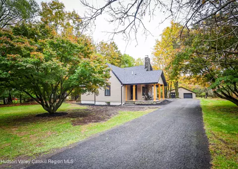 169 W Saugerties Rd, Saugerties, NY 12477