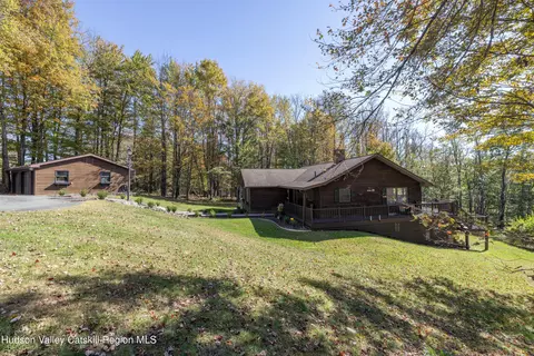 211 Hastings Ct, Grahamsville, NY 12740
