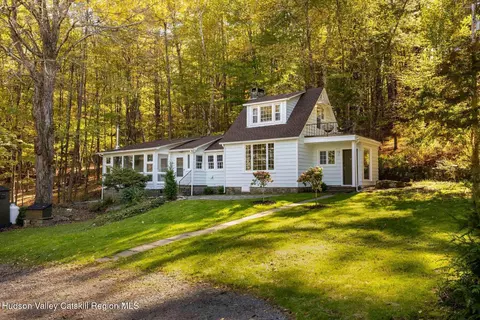 13-16 Torn Hill Rd, Bearsville, NY 12409