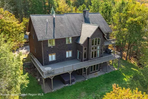 19 Twin Maples Ln, Windham, NY 12496