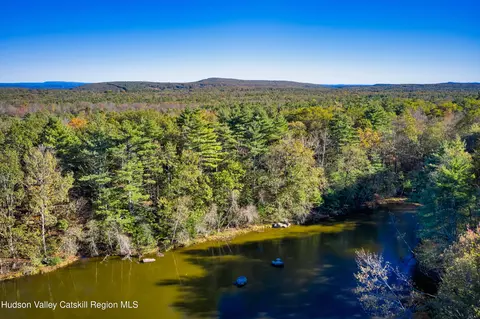 0 Band Cp, Saugerties, NY 12477