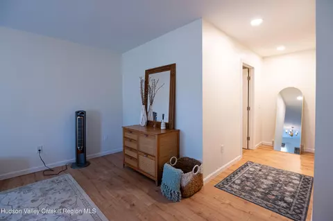 Entry Way - 7 Birch Hill Rd, Craryville, NY 12521 photo 2 of 3