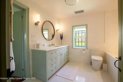 Bath - 102 Melius Rd, Warren, CT 06754 photo 1 of 4