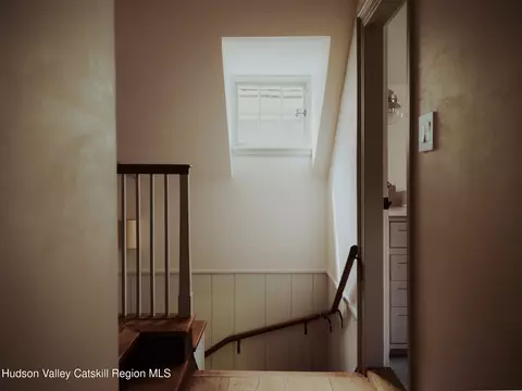 Entry Way - 102 Melius Rd, Warren, CT 06754 photo 1 of 5