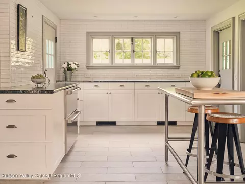 Kitchen - 102 Melius Rd, Warren, CT 06754 photo 3 of 5