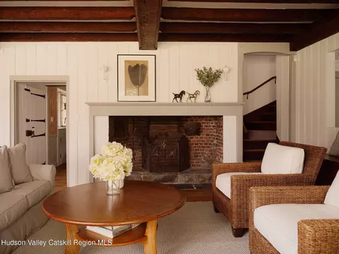 Living - 102 Melius Rd, Warren, CT 06754 photo 2 of 5