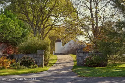 Exterior - 102 Melius Rd, Warren, CT 06754 photo 1 of 16