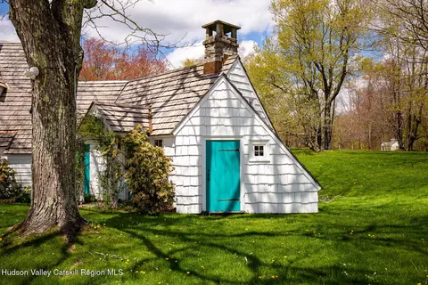 Exterior - 102 Melius Rd, Warren, CT 06754 photo 3 of 7