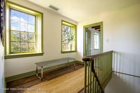Entry Way - 102 Melius Rd, Warren, CT 06754 photo 1 of 2