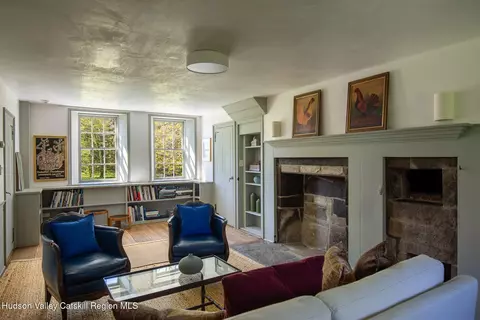 Living - 102 Melius Rd, Warren, CT 06754 photo 2 of 2