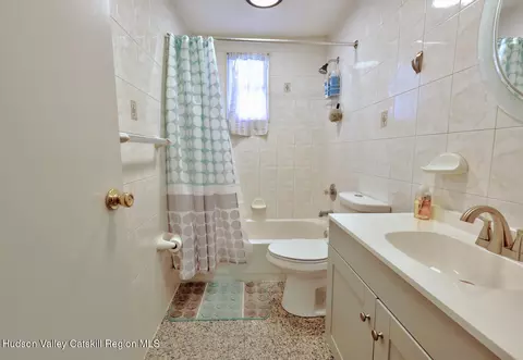 Bath - 626 Bross St, Cairo, NY 12413 photo 3 of 5