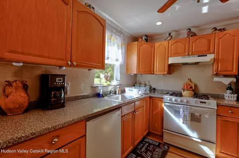 Kitchen - 626 Bross St, Cairo, NY 12413 photo 3 of 5