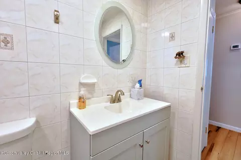 Bath - 626 Bross St, Cairo, NY 12413 photo 4 of 5