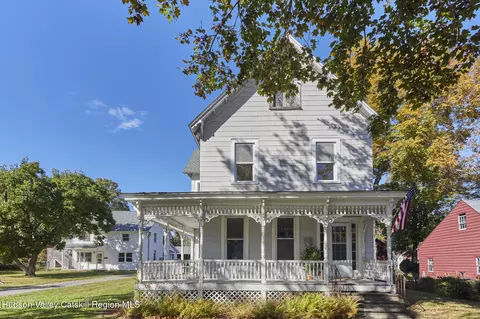 105 E 107 E Market St, Rhinebeck, NY 12572