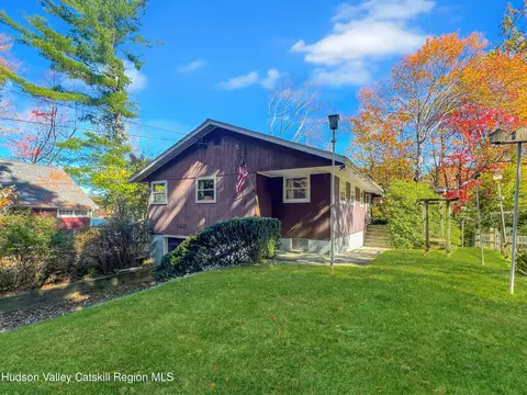 1076 Lakeview Rd, Copake, NY 12516