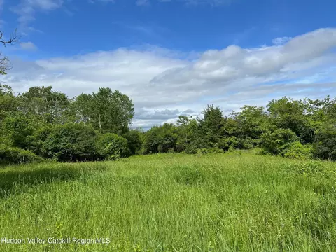 482 Church Ave, Germantown, NY 12526