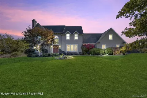 71 Vista Dr, New Paltz, NY 12561