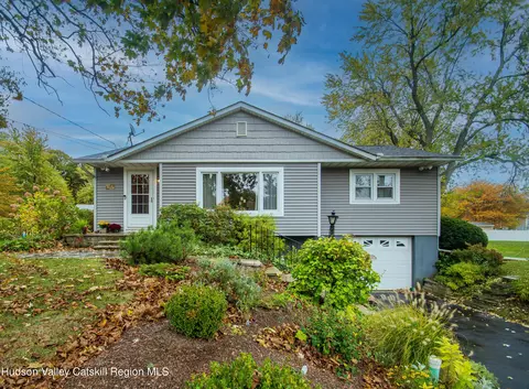 12 Provost Dr, New Windsor, NY 12553