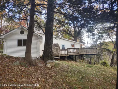 632 Main, Saint Remy, NY 12401