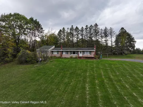 455 Roberts Hill Rd, West Coxsackie, NY 12192