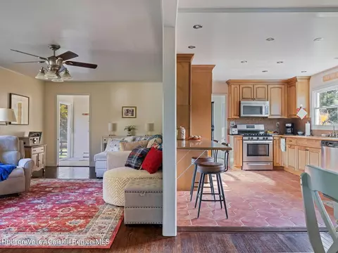 Entry Way - 29 Hapeman Hill Rd, Red Hook, NY 12571 photo 2 of 4