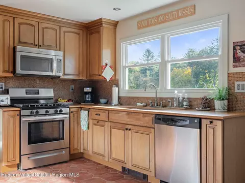 Kitchen - 29 Hapeman Hill Rd, Red Hook, NY 12571 photo 3 of 4