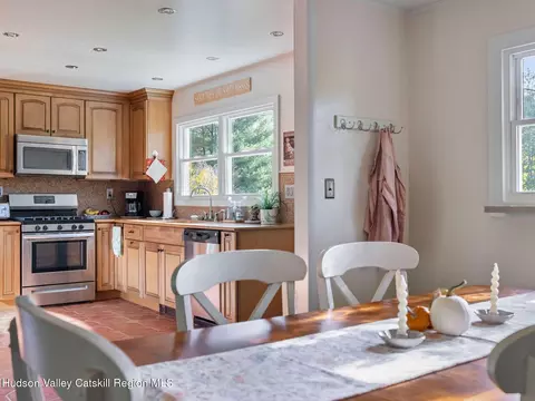 Dining - 29 Hapeman Hill Rd, Red Hook, NY 12571 photo 4 of 6