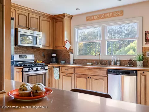 Kitchen - 29 Hapeman Hill Rd, Red Hook, NY 12571 photo 2 of 4