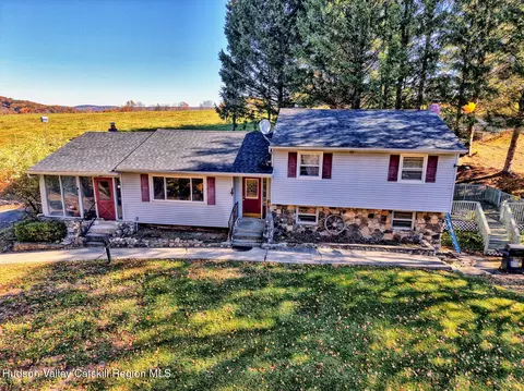 31 Yellow City Rd, Amenia, NY 12501
