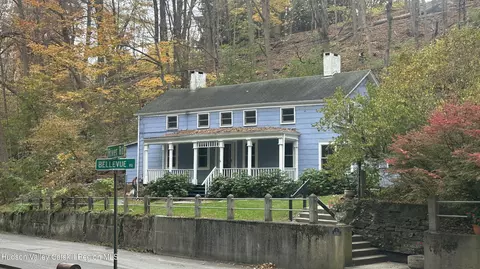7 River Rd, Highland, NY 12528