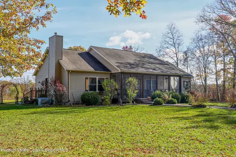 60 John Shults Rd, Saugerties, NY 12477