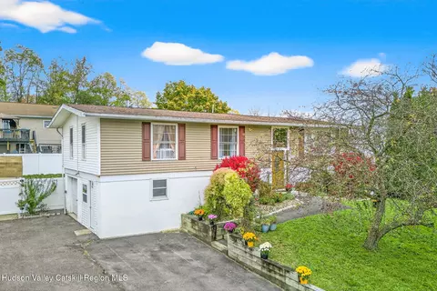 229 Heather Ln, Kingston, NY 12401