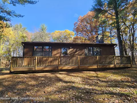386 Fowler Lake Rd, Ghent, NY 12075