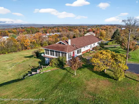 180 Hilltop Rd, Germantown, NY 12526