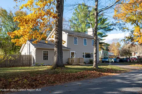 59 Hawley Rd, Niverville, NY 12130
