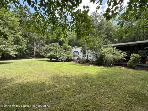 166 Falls View Ln, Purling, NY 12470