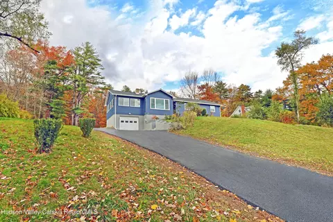 125 Main St, Lake Katrine, NY 12449