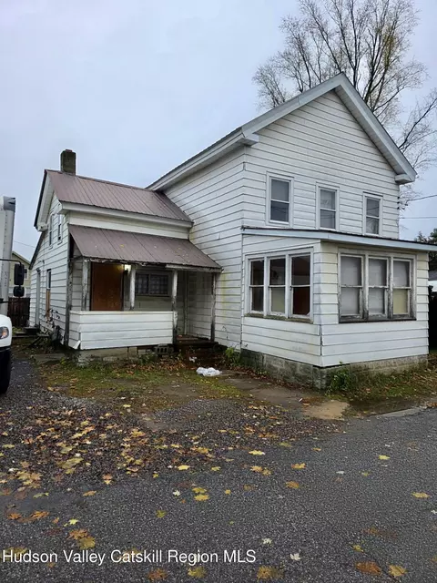 10 Edward St, Salem, NY 12865