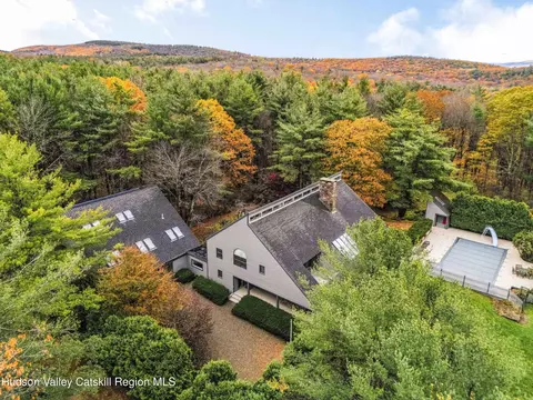 126 Shaker Ridge Dr, Canaan, NY 12029