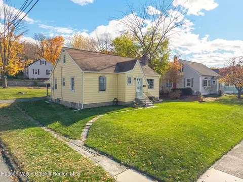 784 6th Ave, Troy, NY 12180