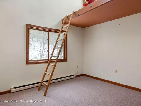 Bedroom - 652 Roaring Brook Ln, Highmount, NY 12441 photo 3 of 5