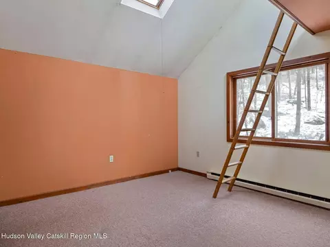 Bedroom - 652 Roaring Brook Ln, Highmount, NY 12441 photo 2 of 5