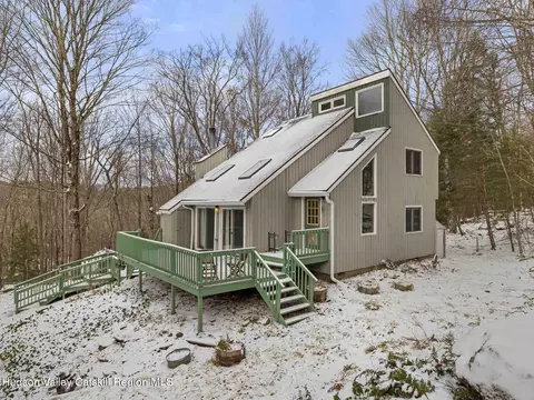 652 Roaring Brook Ln, Highmount, NY 12441