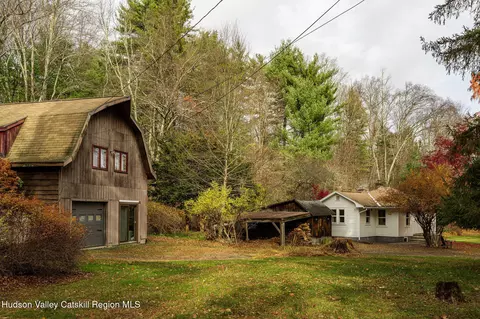 845-849 Peak Rd, Stone Ridge, NY 12484